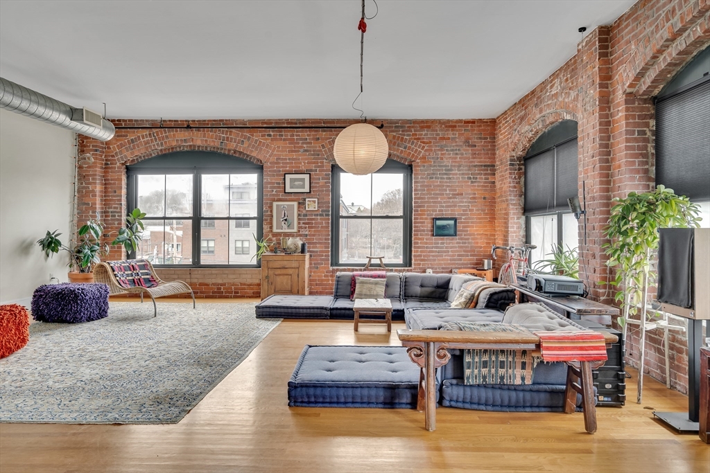 172 Green St 11