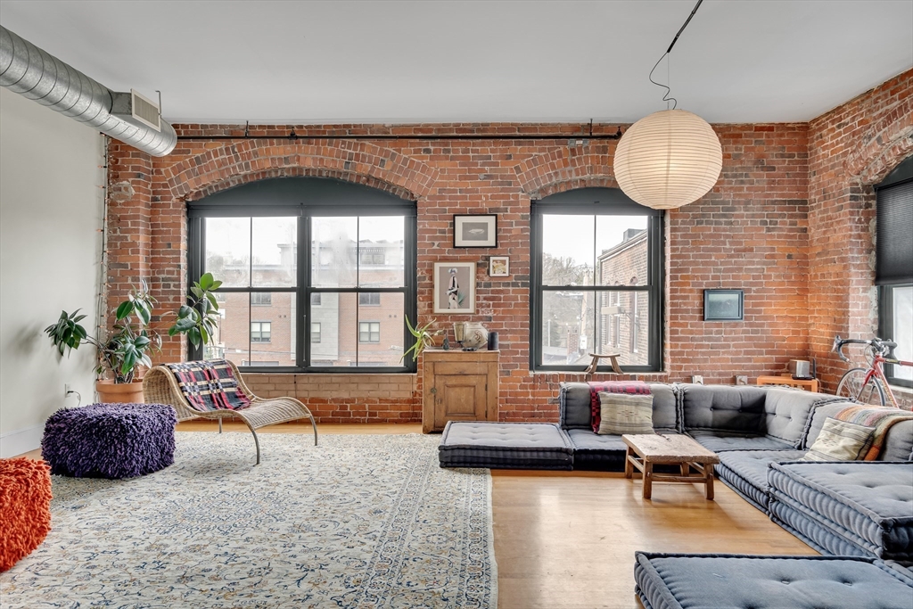 172 Green St 11