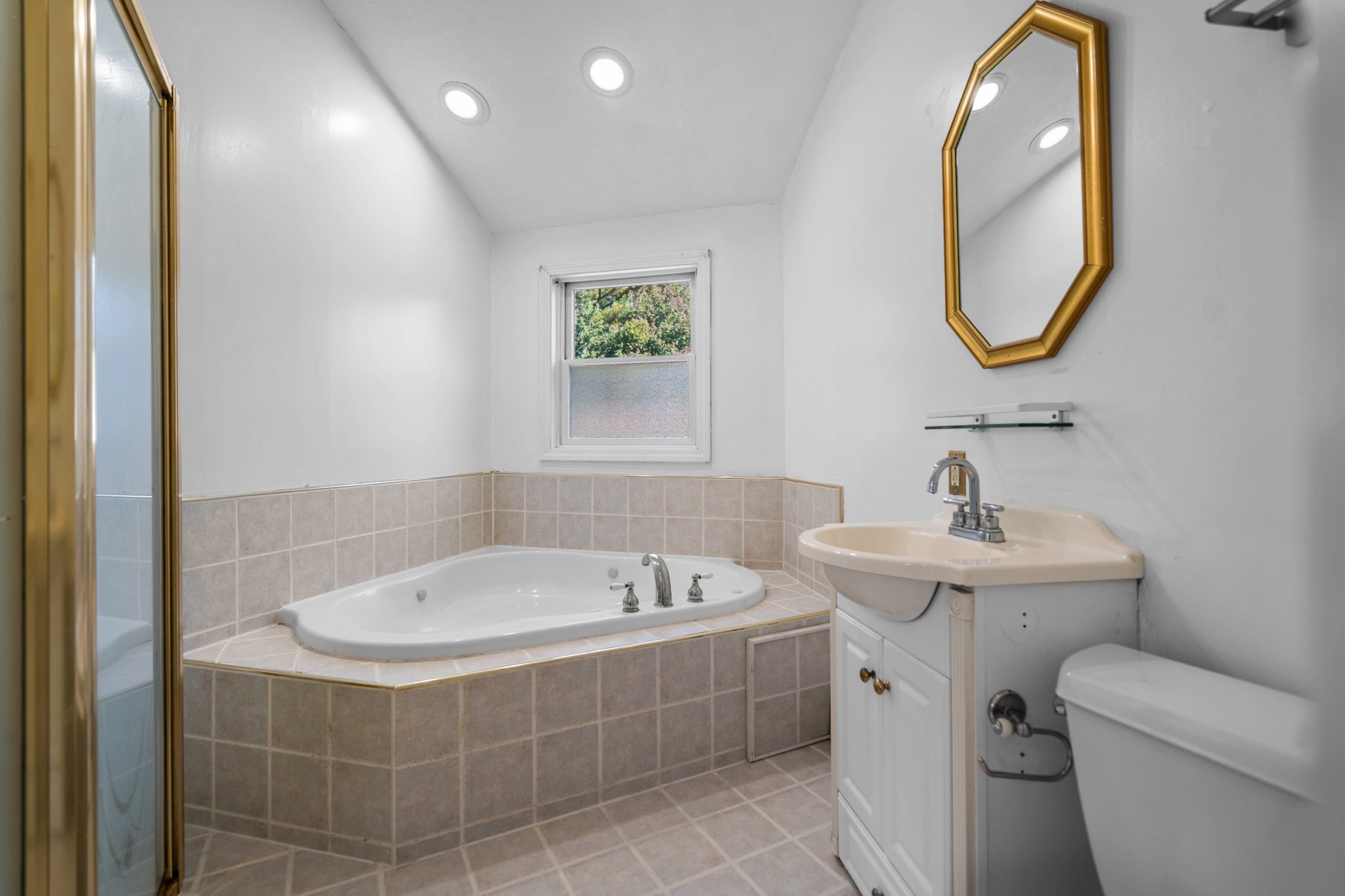 105 Freda Ln, Lowell, MA, 105 Freda Ln, Lowell, MA Photo #17