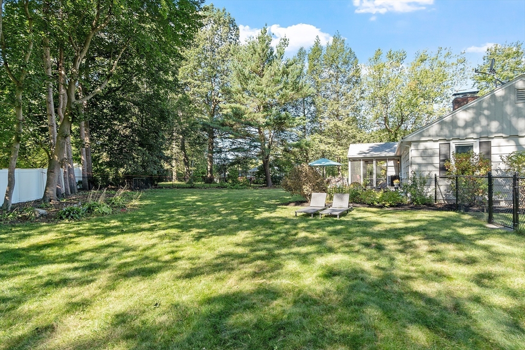 12 Brentwood Dr