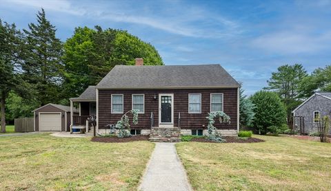 Photo of 33 Dartmouth St, Fairhaven, MA 02719 (MLS # 73552011)