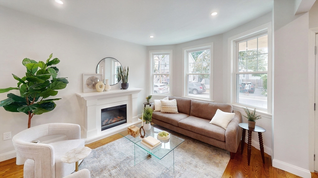 10 Lewis St 2