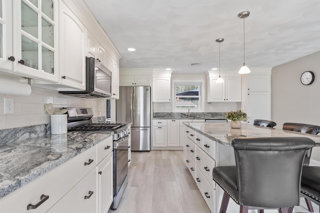 15 San Mateo Dr