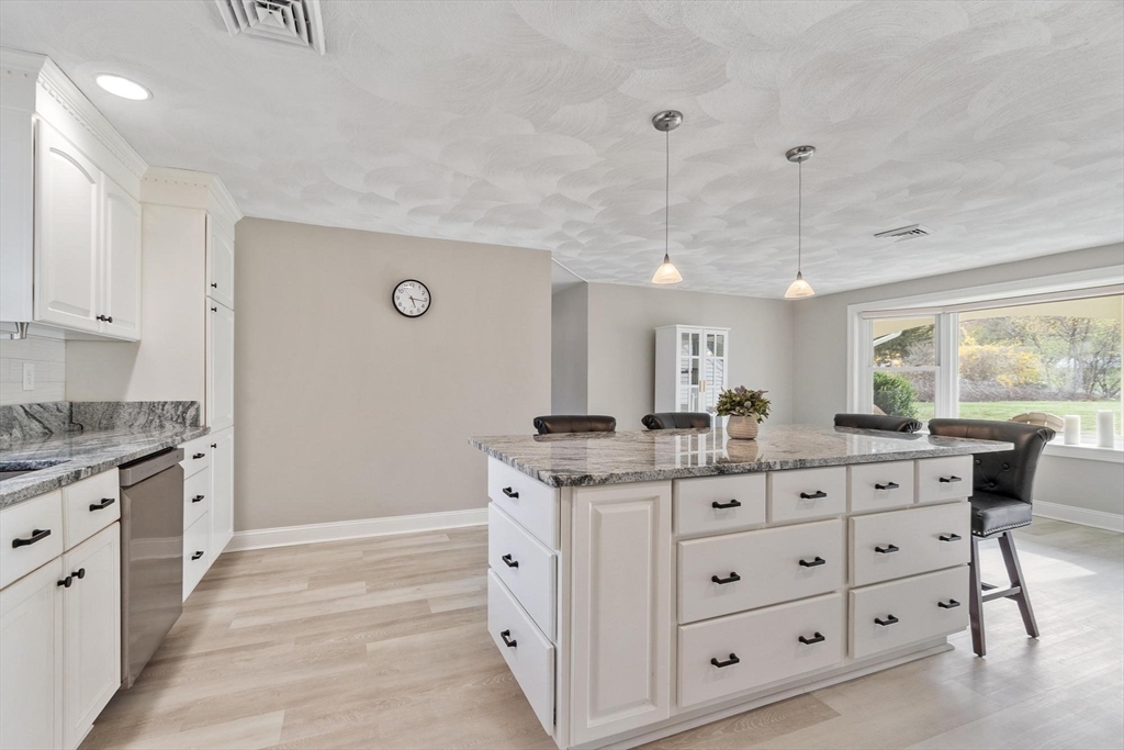 15 San Mateo Dr