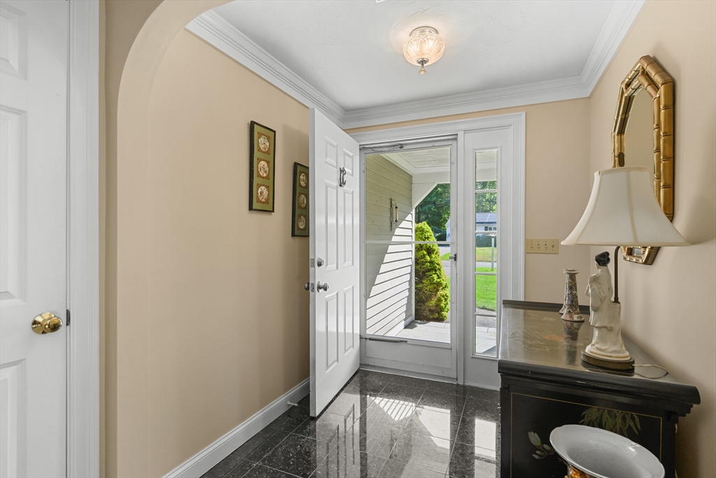 87 Foxglove Rd