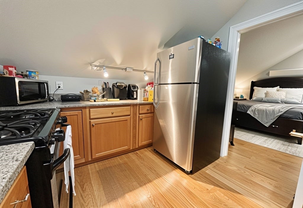 Click for 21 Chestnut Hill Ave #3, Boston, MA slideshow Click for 21 Chestnut Hill Ave #3, Boston, MA slideshow