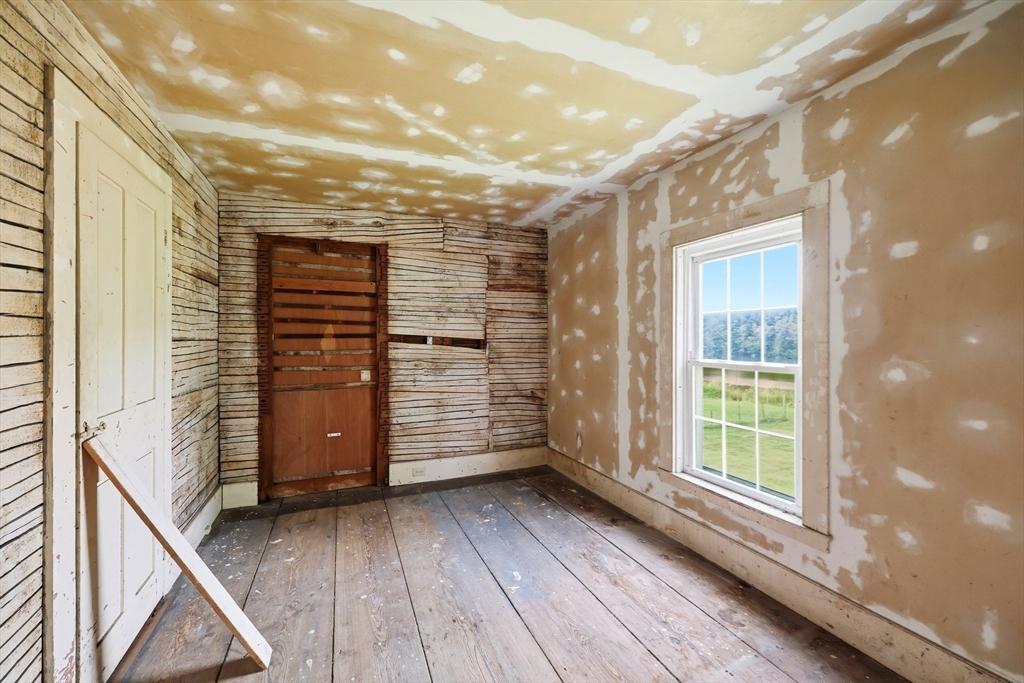 233 Ragged Hill Rd, West Brookfield, MA Photo #26