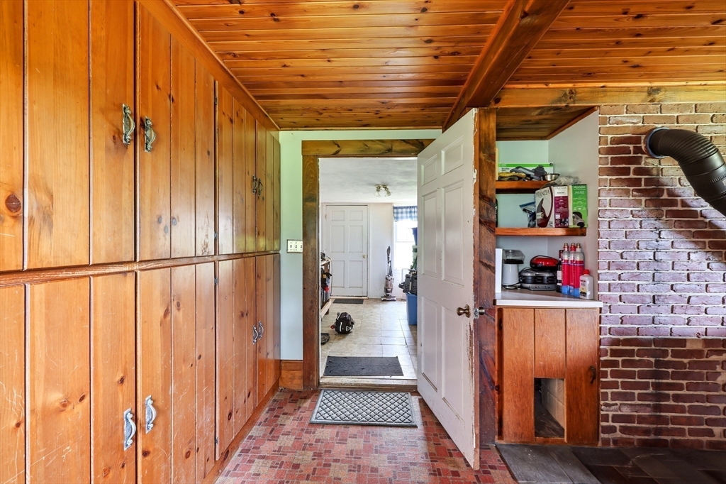 233 Ragged Hill Rd, West Brookfield, MA Photo #12