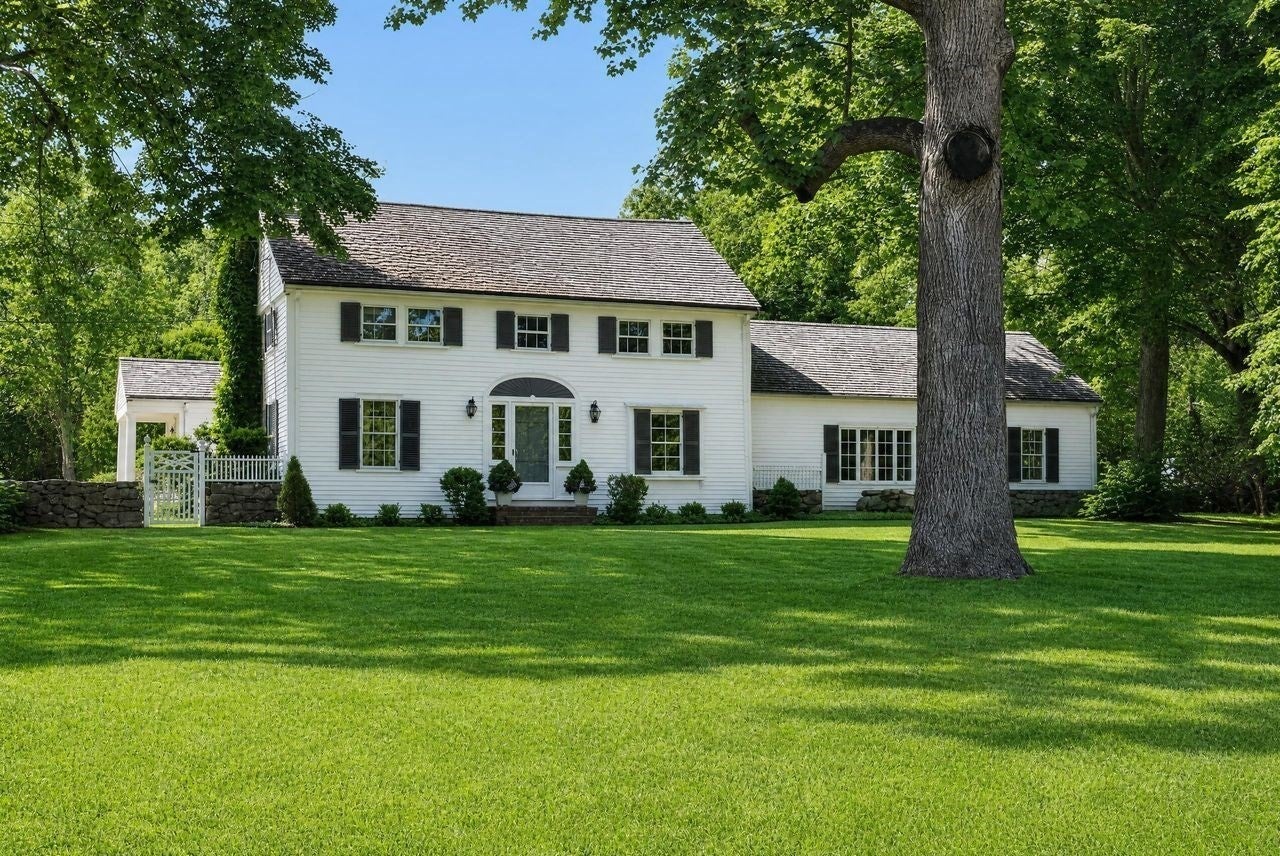 Photo of 378 River Street, Norwell, MA