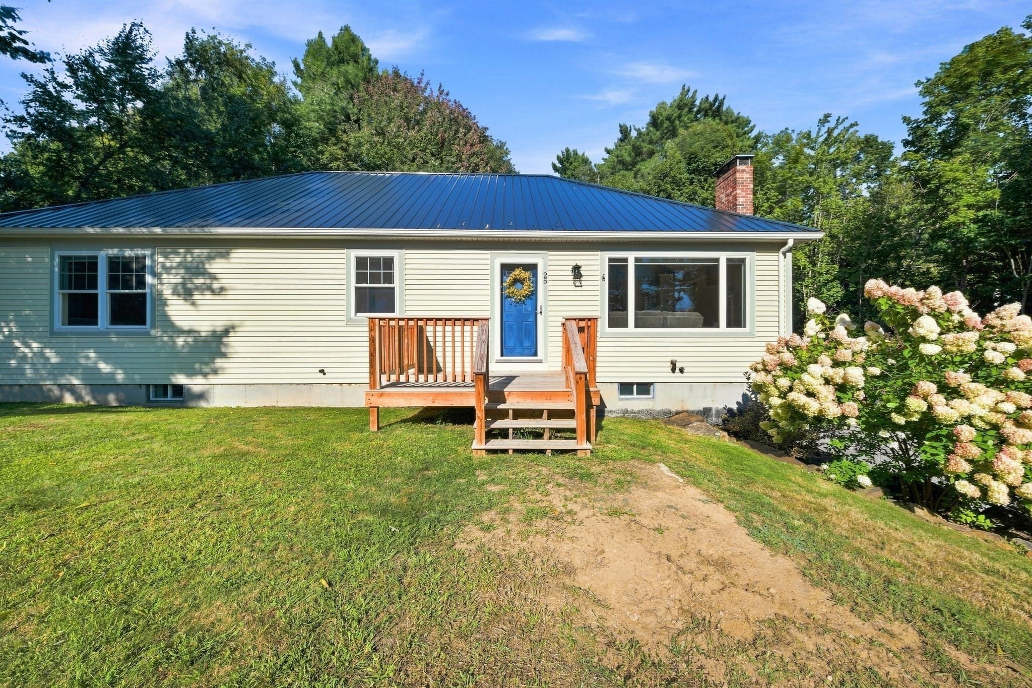 25 Ridgewood Dr