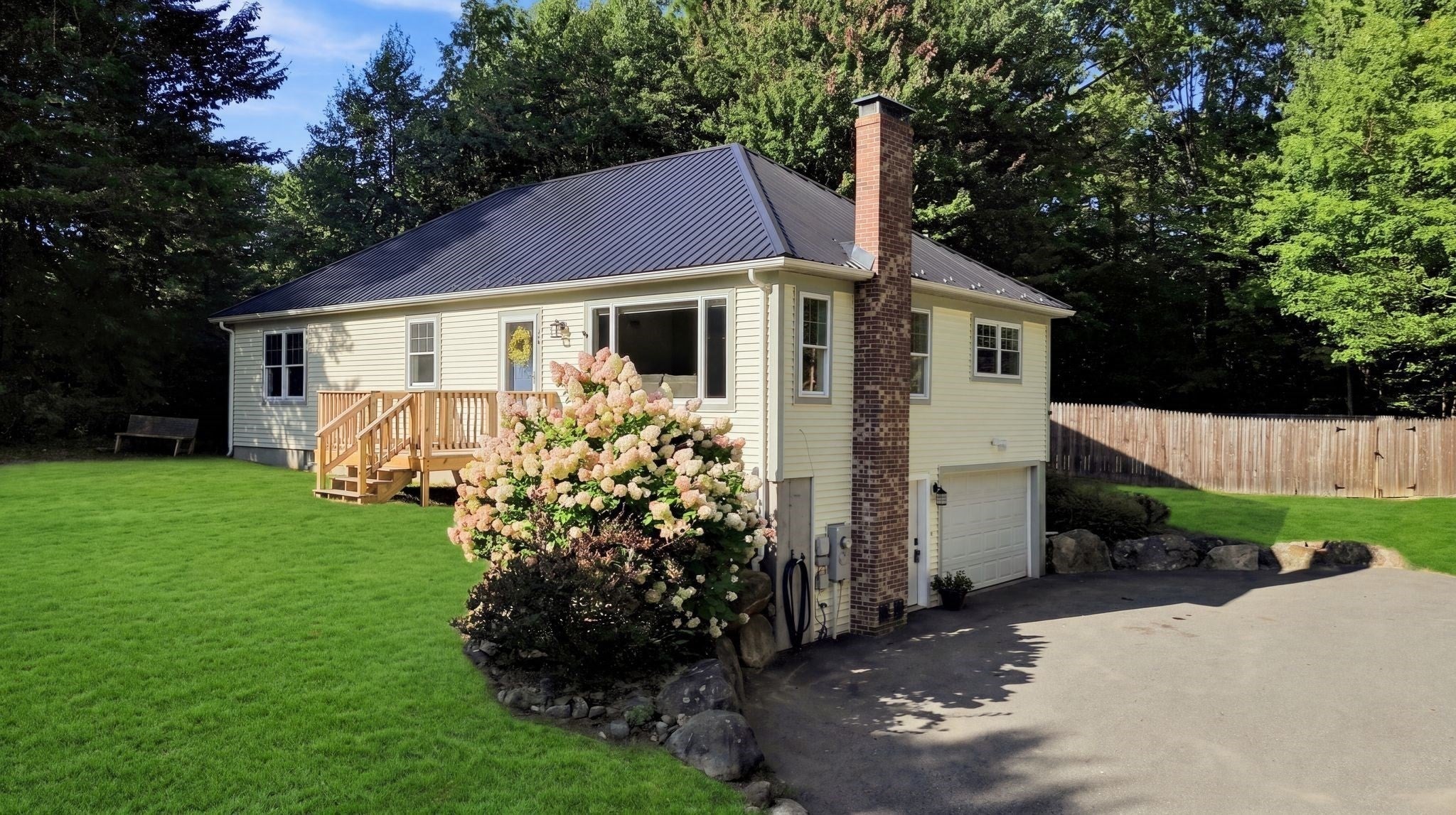 25 Ridgewood Dr