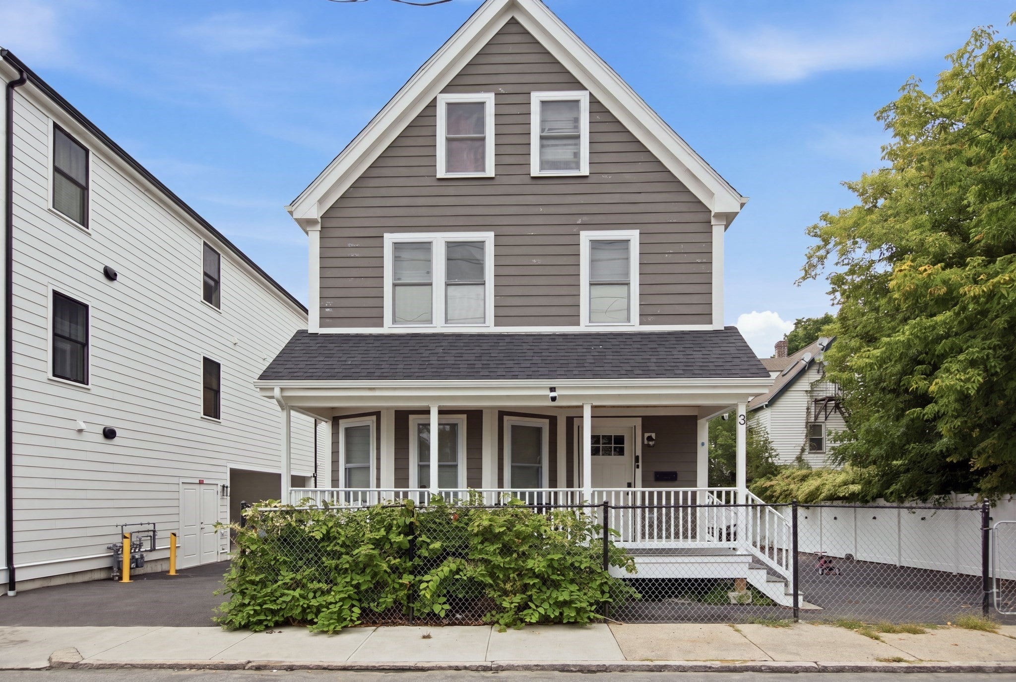 3 Oakhurst St