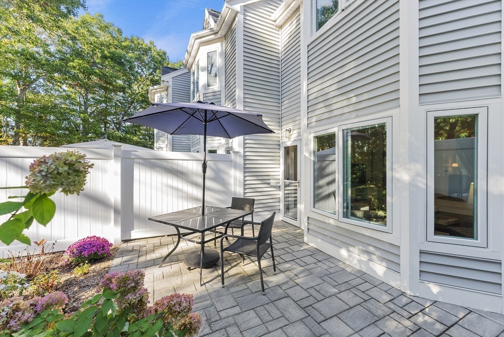42 Westcliff Dr 0