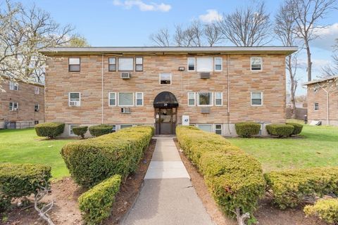 Photo of 20 Auna Dr #7, Brockton, MA 02301 (MLS # 73506979)