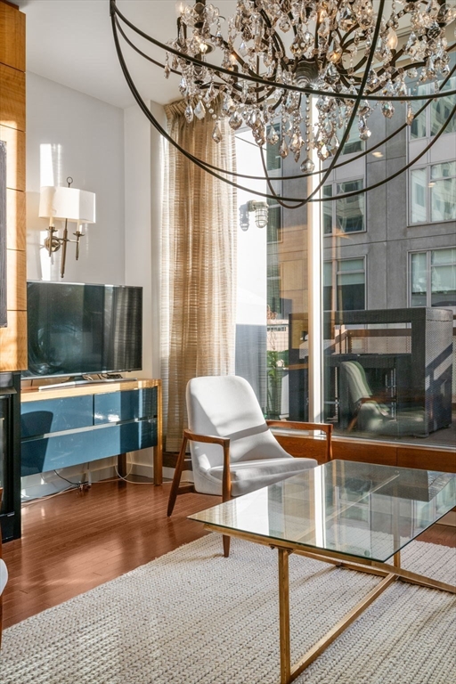 88 Kingston Street PH-7C