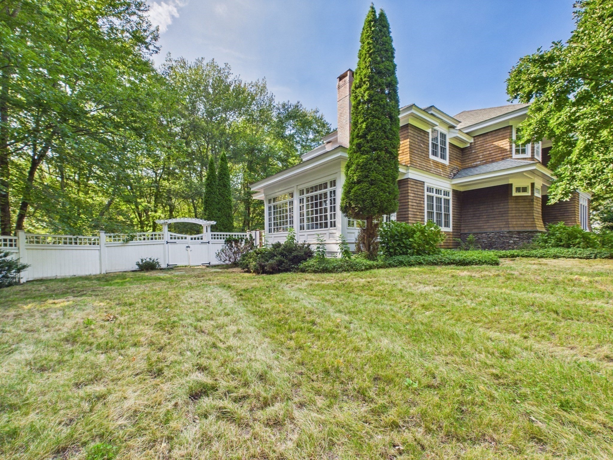 218 Pine St, Rehoboth, MA Photo #2