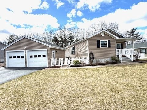 105 Opal Ln Gardner MA 01440