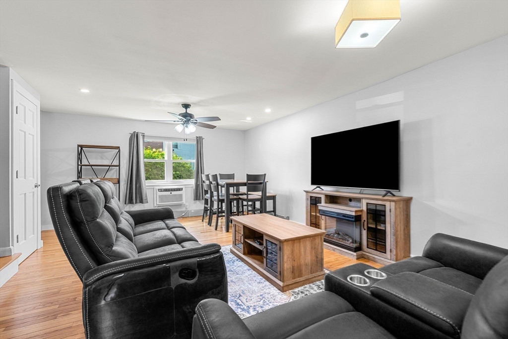 120 Kingston St 120