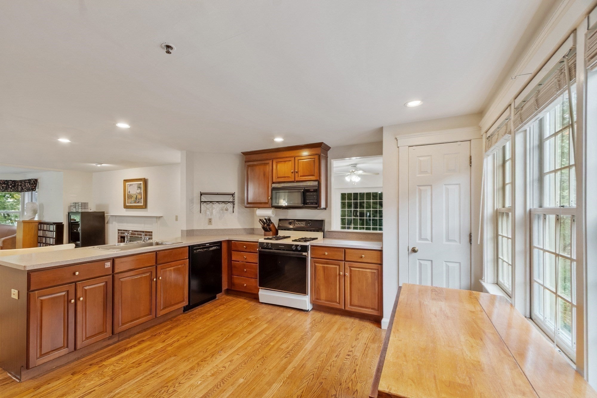 17 Wintergreen Ct #17, Lunenburg, MA, 17 Wintergreen Ct #17, Lunenburg, MA Photo #27