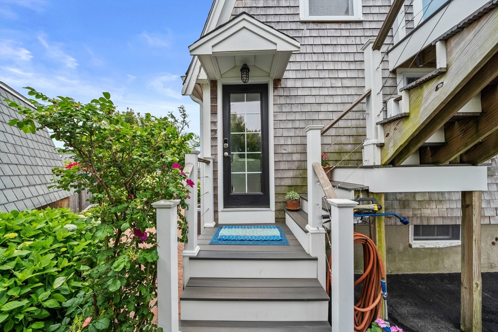 16 Squanto Rd