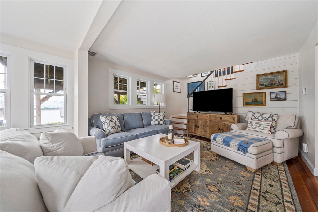 16 Squanto Rd