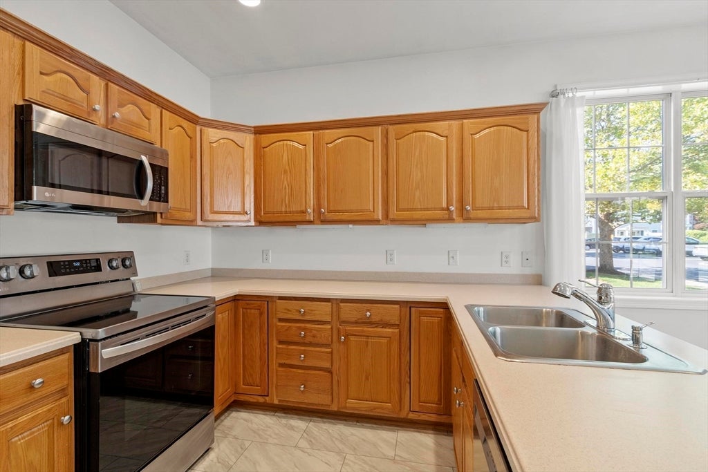 18 Hartland Way #18, Acton, MA Photo #14