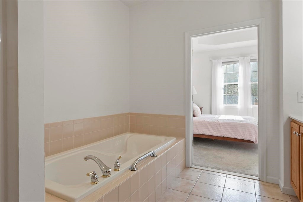 18 Hartland Way #18, Acton, MA Photo #22