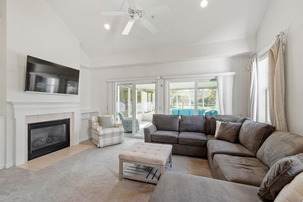 18 Hartland Way #18, Acton, MA Photo #7