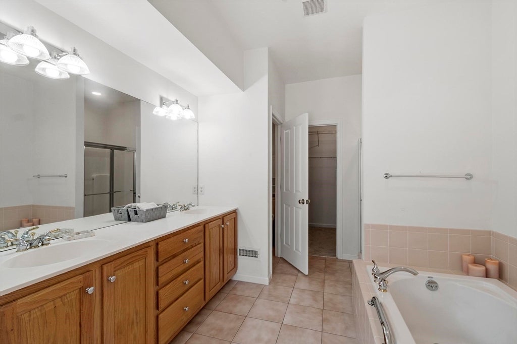 18 Hartland Way #18, Acton, MA Photo #21