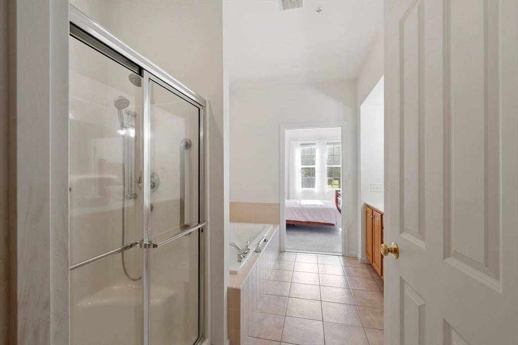 18 Hartland Way #18, Acton, MA Photo #23
