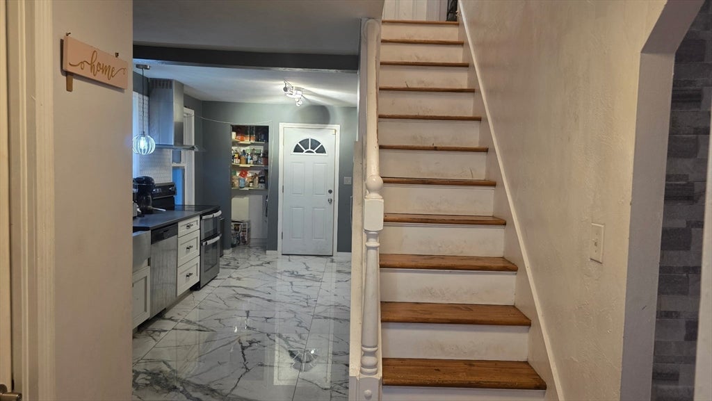 248 Belmont St, Worcester, MA, 248 Belmont St, Worcester, MA Photo #4