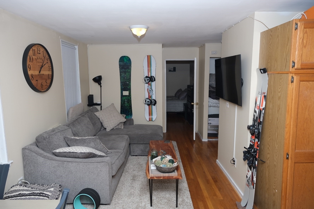 218 W 8th Street