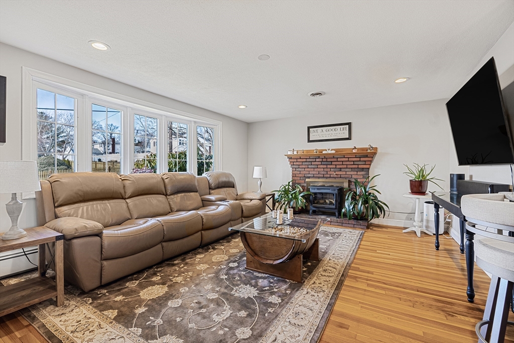 206 Burroughs Rd