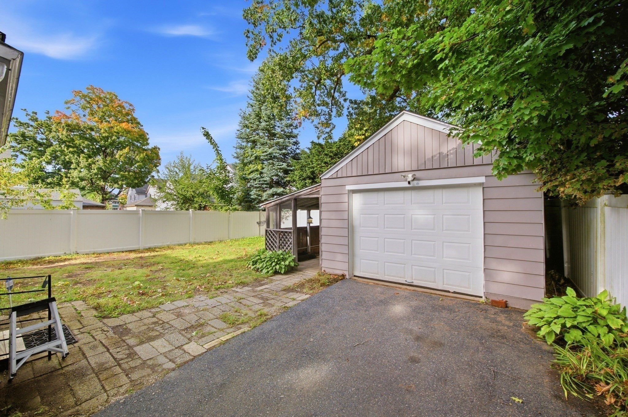 127 Shawmut St, Springfield, MA Photo #19