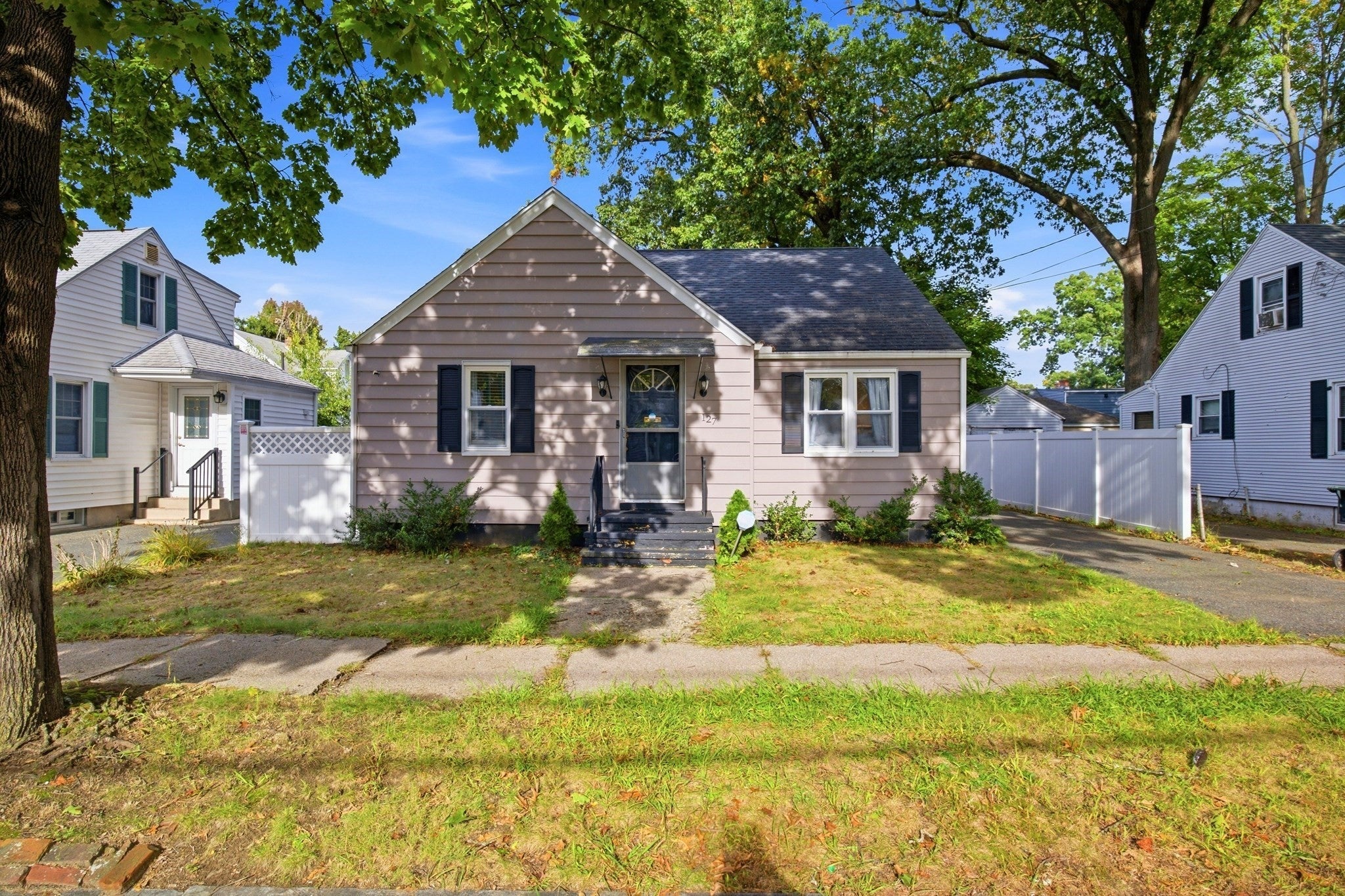 127 Shawmut St, Springfield, MA Photo #2