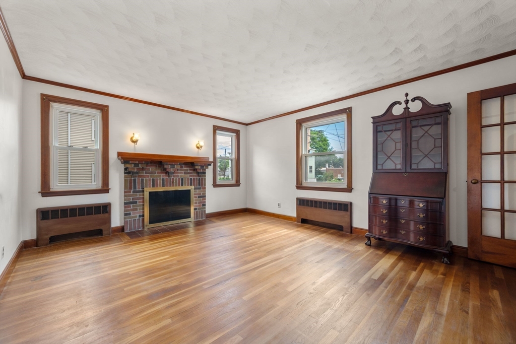 52-54 Loomis Ave