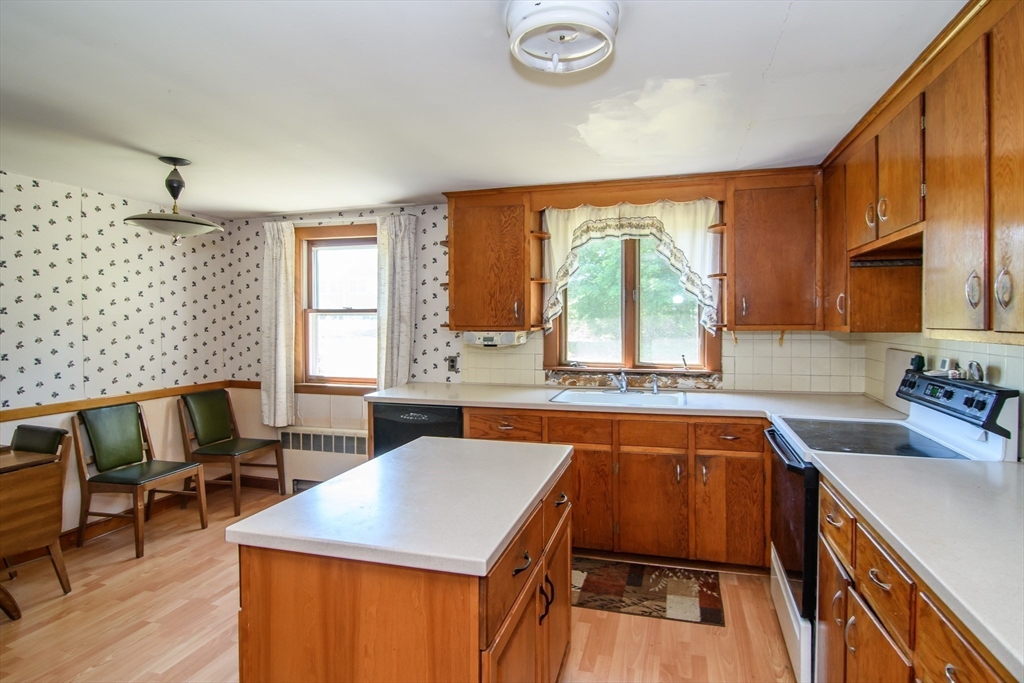 4 Hickory Rd