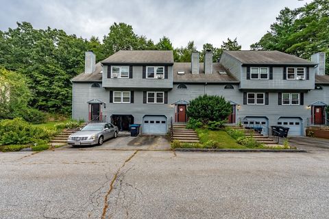 6 Carol Dr 6 Oxford MA 01540