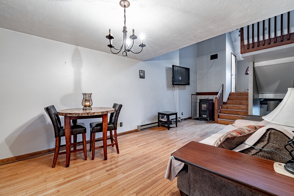 6 Carol Dr 6