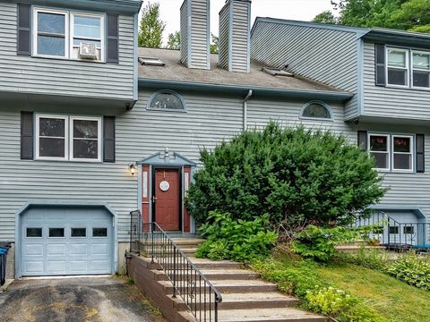 6 Carol Dr 6 Oxford MA 01540