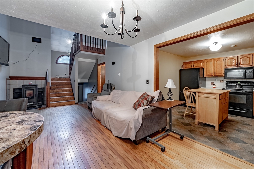 6 Carol Dr 6