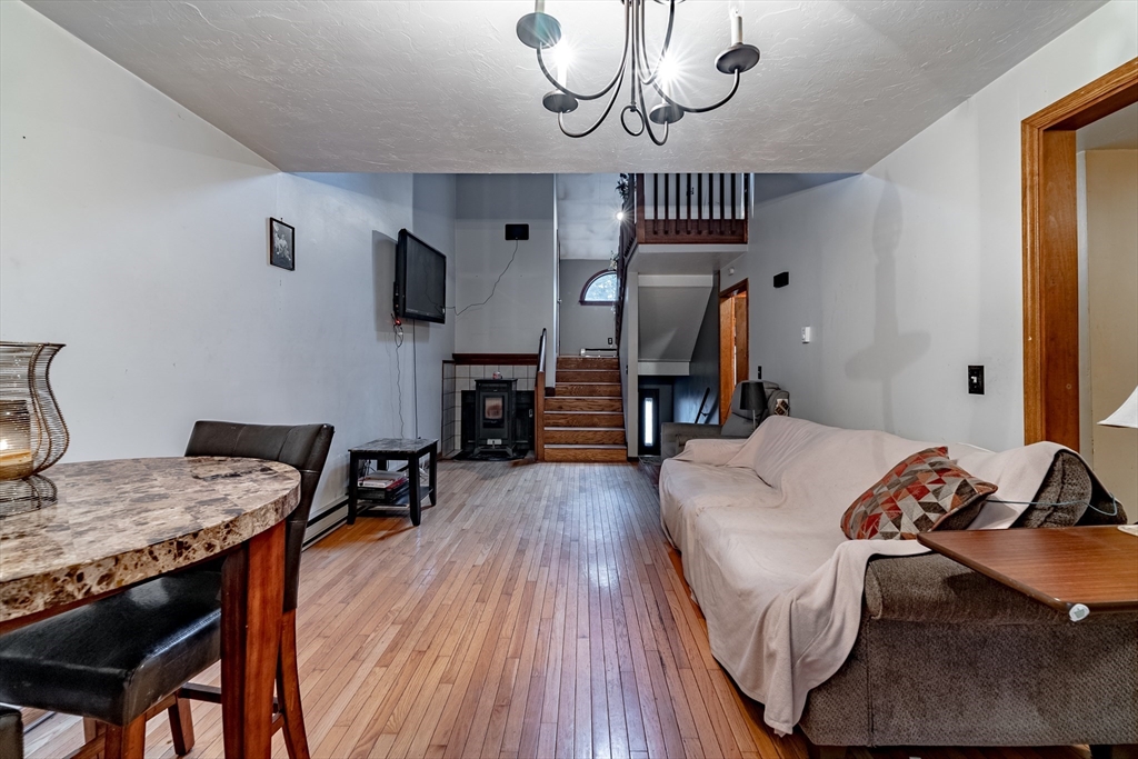 6 Carol Dr 6