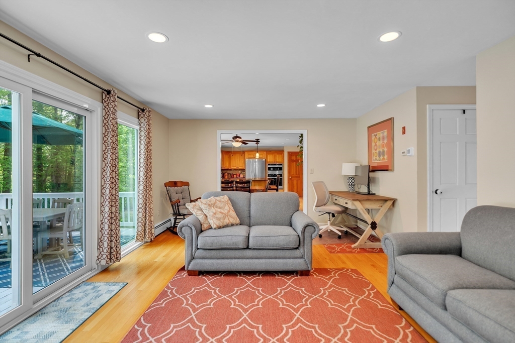 Hopkinton, Massachusetts 01748, United States, 4 Bedrooms Bedrooms, ,3 BathroomsBathrooms,Residential,Active,144460