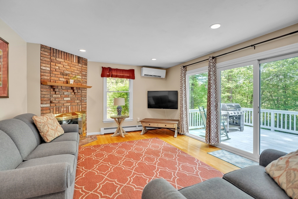 271 Pond St