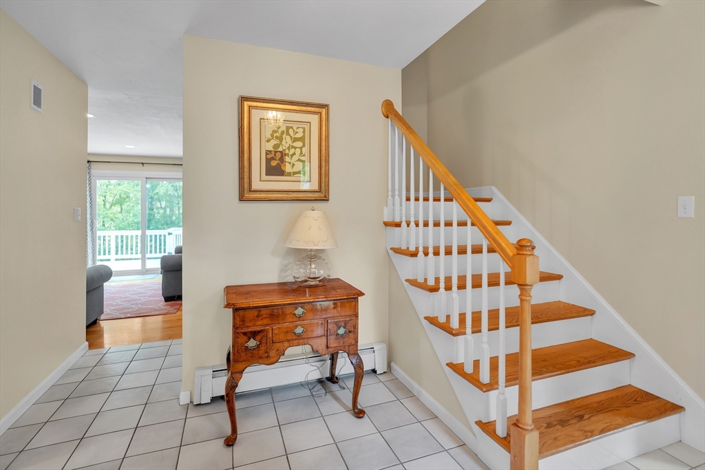 Hopkinton, Massachusetts 01748, United States, 4 Bedrooms Bedrooms, ,3 BathroomsBathrooms,Residential,Active,144460