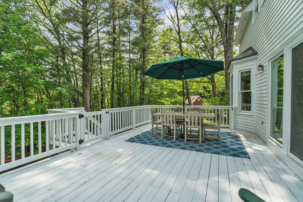 Hopkinton, Massachusetts 01748, United States, 4 Bedrooms Bedrooms, ,3 BathroomsBathrooms,Residential,Active,144460