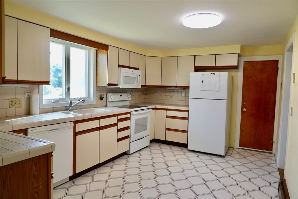 501 Riverside Ave 1