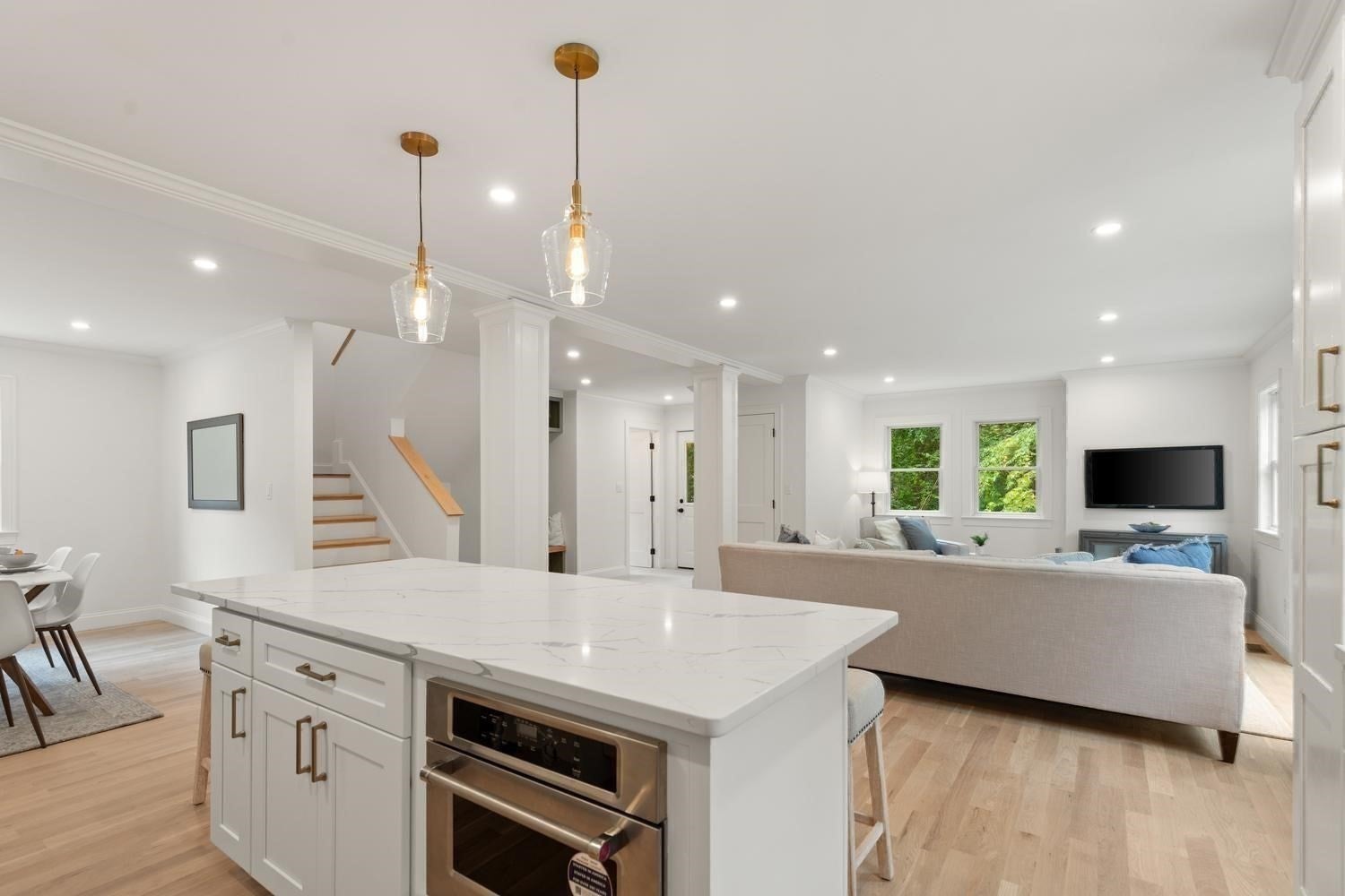 318 Essex Ave A