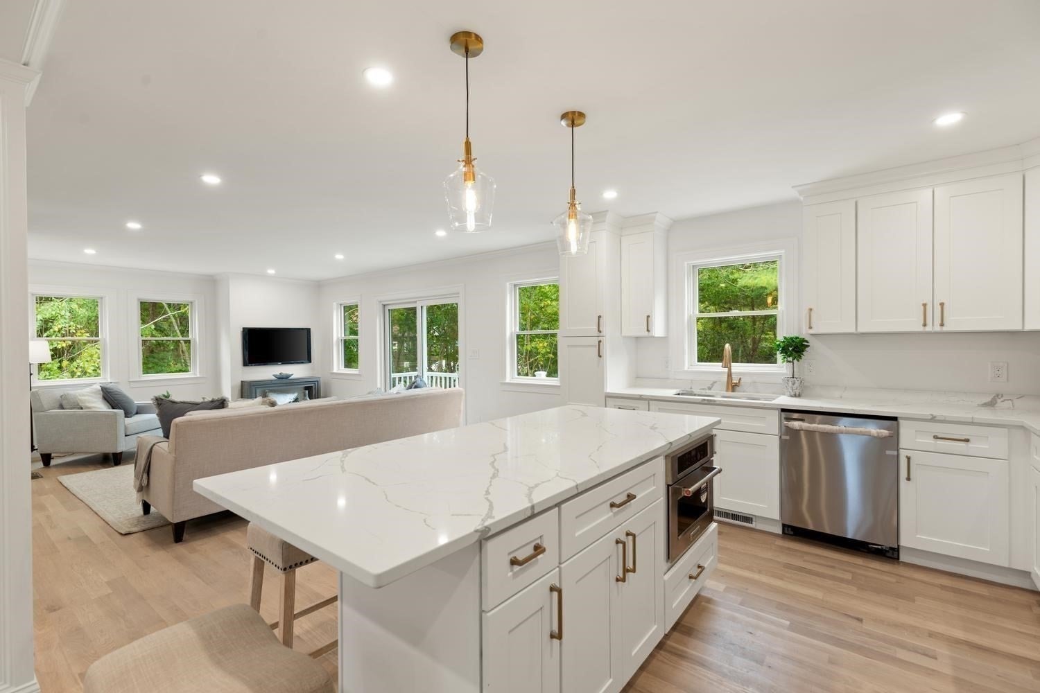Photo of 318 Essex Ave, Gloucester, MA