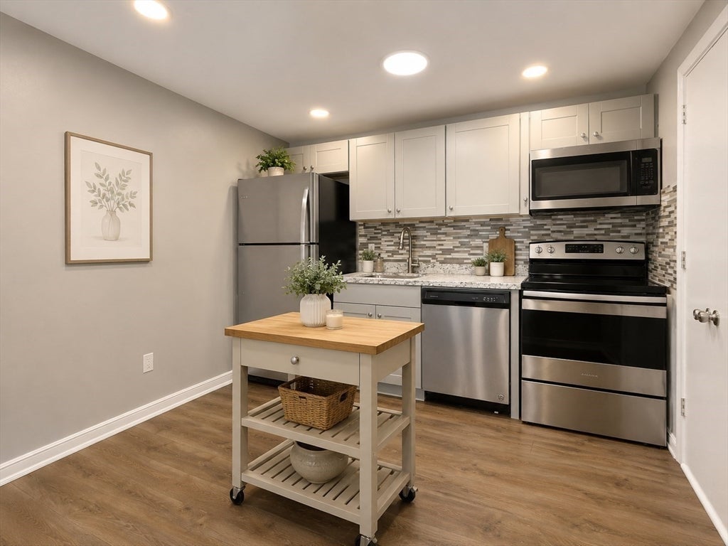 127 King St #209, Franklin, MA Photo #6